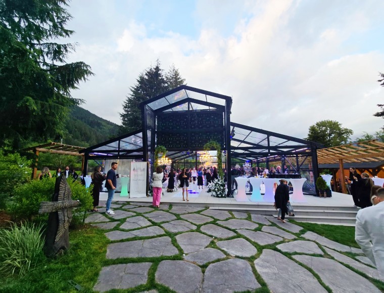 Atrium Tent