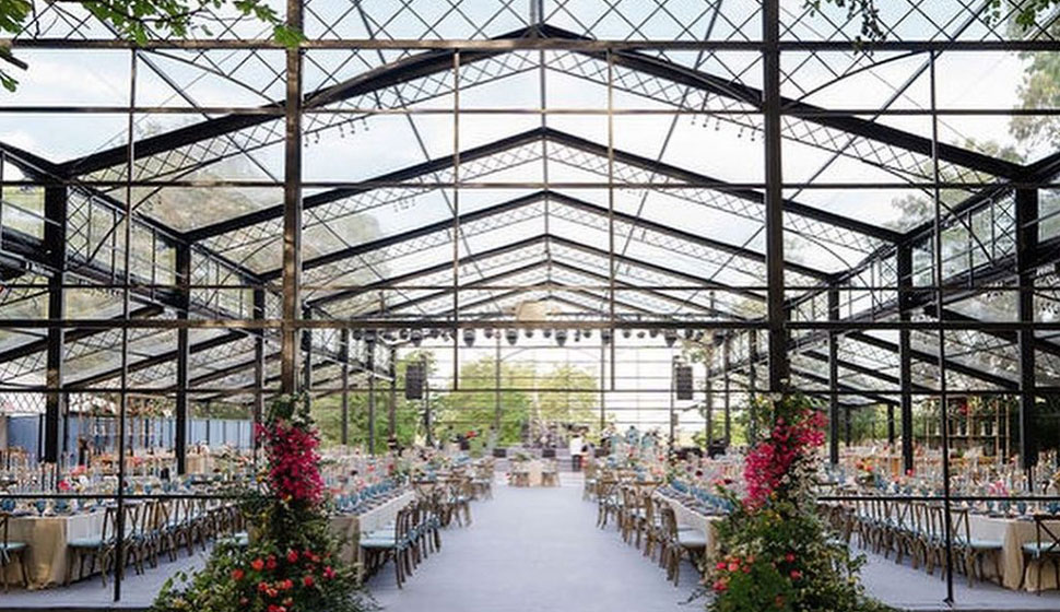 Dream Outdoor Wedding: Encountering a Wedding Tent in Nature and Romance