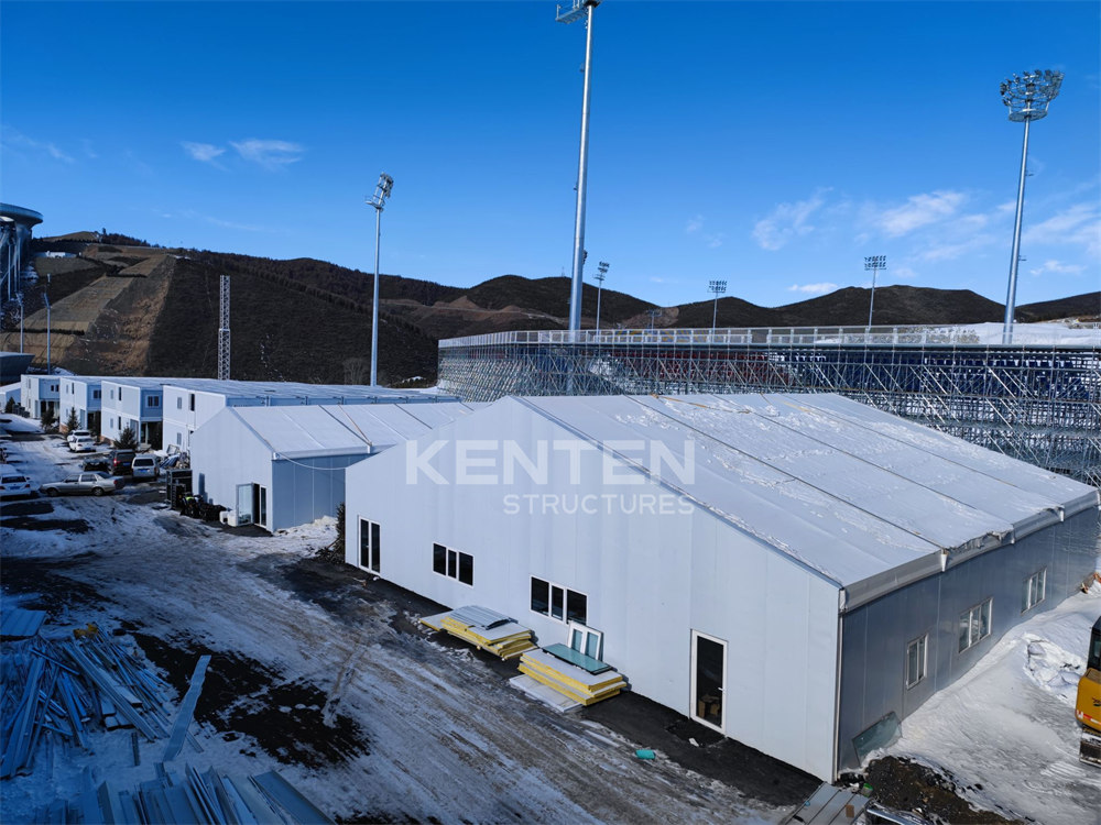 Multi-Purpose Winter Structures: A Friendly Environment in the OpenField